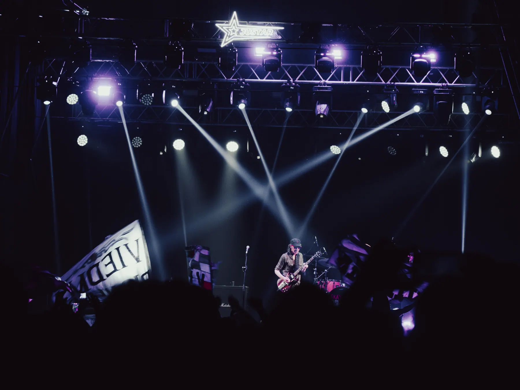 Skay Beilinson y los Fakires en el Justar Arena · foto 11